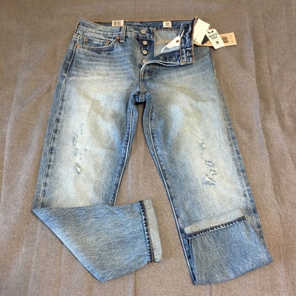 Levi’s iconic wedge fit jeans